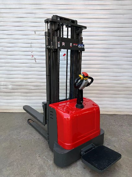 1.5 Ton Electric Stand-on Stac - đánh giá và giá Electric Forklift