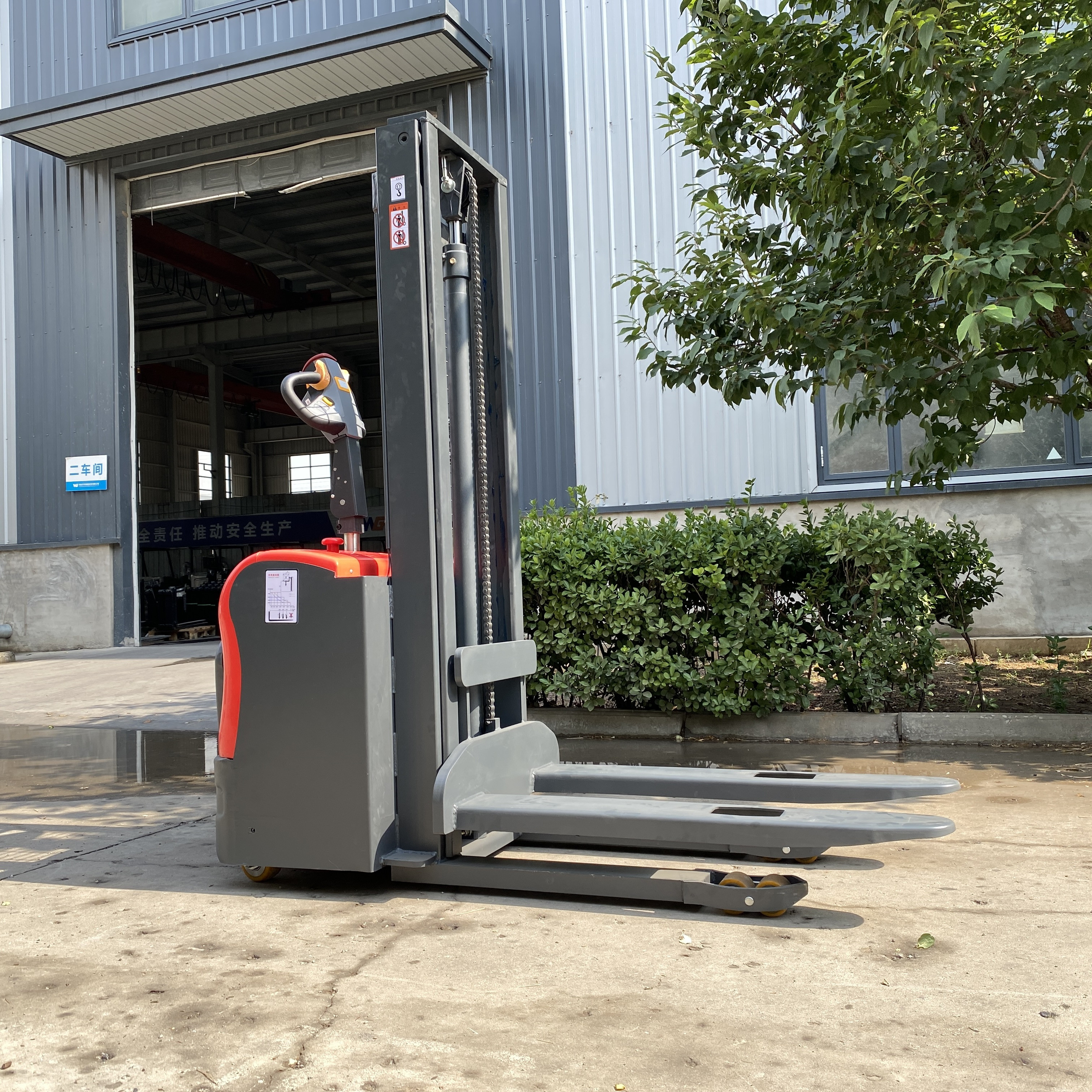 Electric Lifting 1500kg Self L - đánh giá và giá Electric Forklift