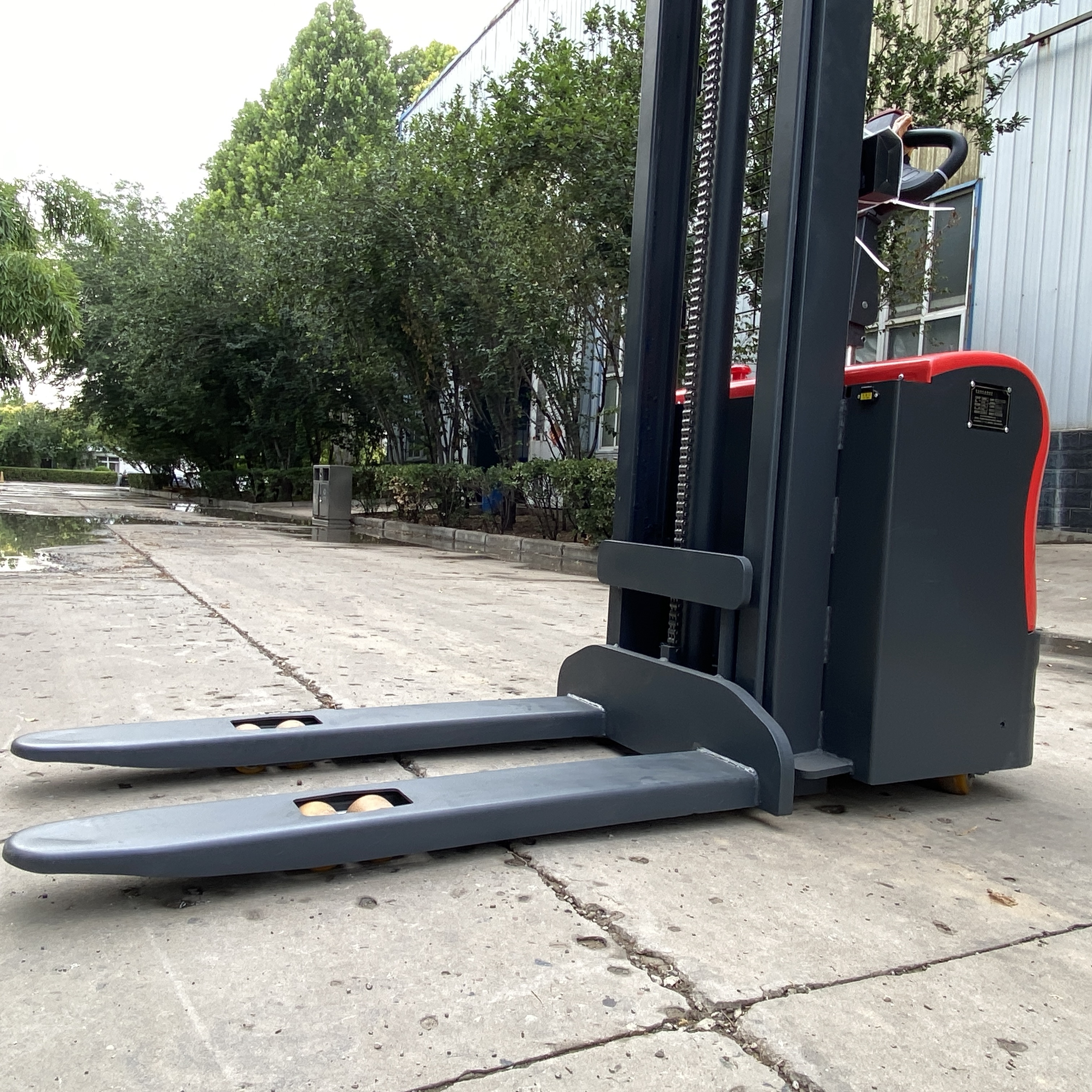 Electric Lifting 1500kg Self L - đánh giá và giá Electric Forklift